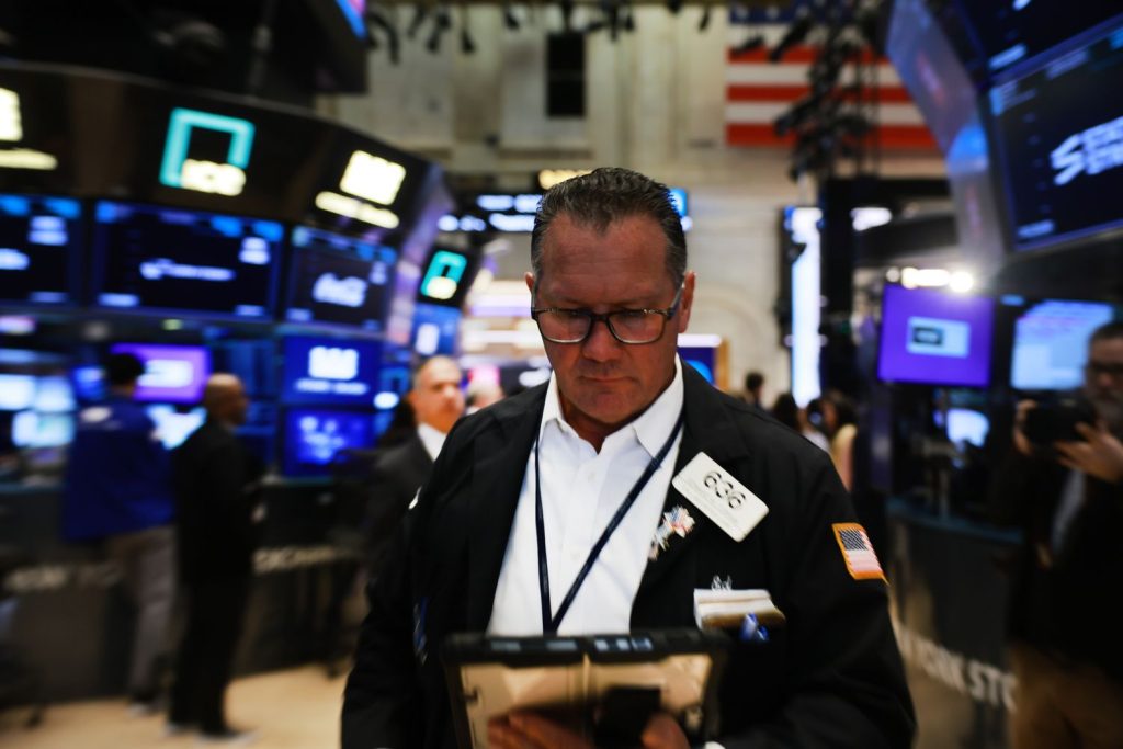 Major Indexes Close Higher as Stocks Rebound from Sell-Off; Bitcoin, Crypto-Tied Shares Soar